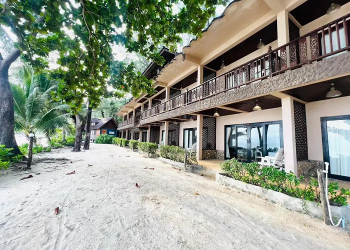 Haad Khuad Resort
